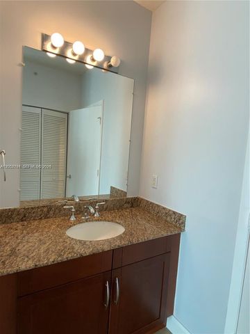 7280 SW 90th St 501, Miami, FL 33156