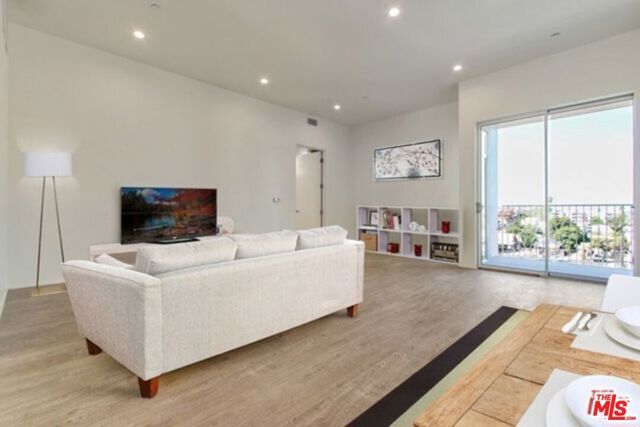 1040 S Mariposa Avenue F203, Los Angeles, CA 90006