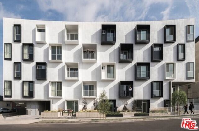 1040 S Mariposa Avenue F203, Los Angeles, CA 90006