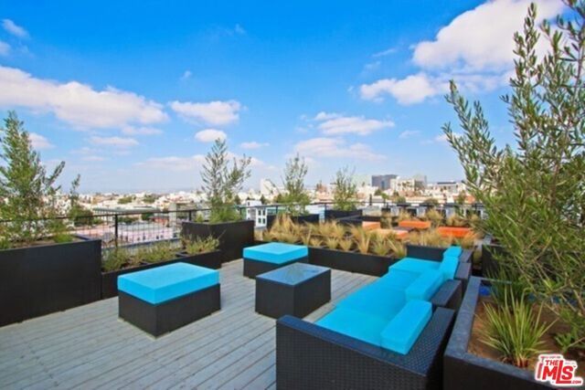 1040 S Mariposa Avenue F203, Los Angeles, CA 90006