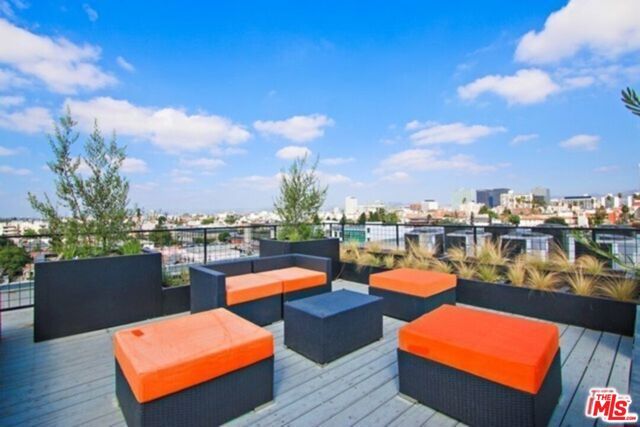 1040 S Mariposa Avenue F203, Los Angeles, CA 90006