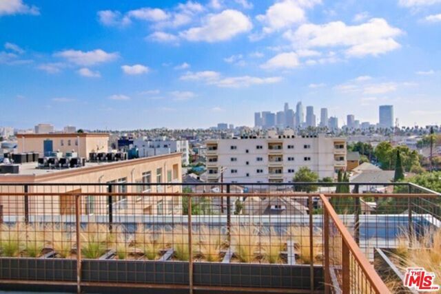 1040 S Mariposa Avenue F203, Los Angeles, CA 90006