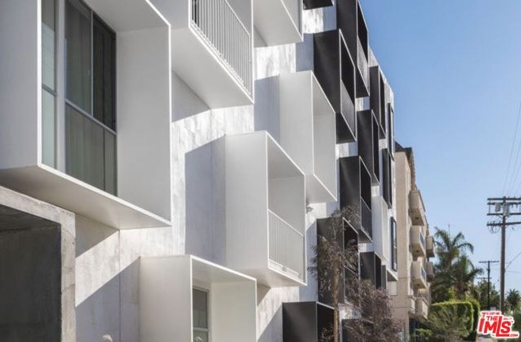 1040 S Mariposa Avenue F203, Los Angeles, CA 90006