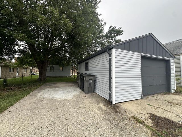 3729 E Morris AVENUE, Cudahy, WI 53110