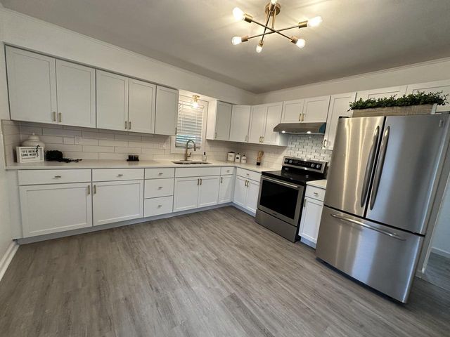 3729 E Morris AVENUE, Cudahy, WI 53110