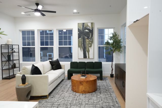 629 N Tyler Street 106, Dallas, TX 75208