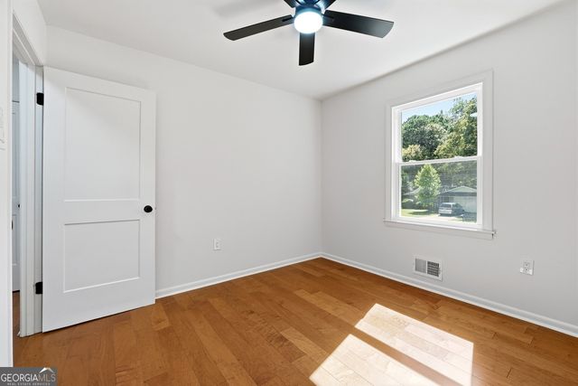 203 Woodglen Drive, Woodstock, GA 30188