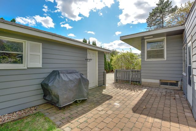 1118 Selby Avenue, Saint Paul Park, MN 55071