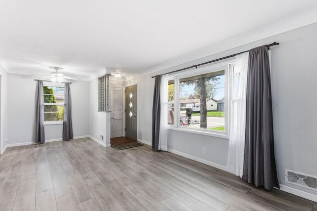 1118 Selby Avenue, Saint Paul Park, MN 55071