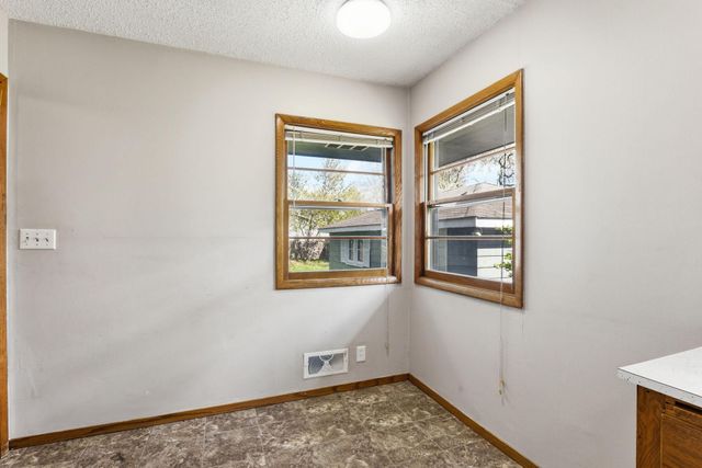 1118 Selby Avenue, Saint Paul Park, MN 55071