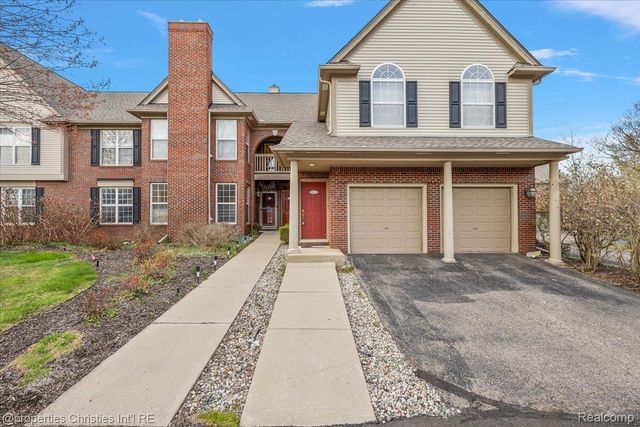 28360 Carlton Way Drive, Novi, MI 48377