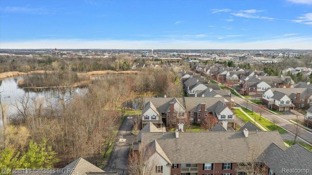 28360 Carlton Way Drive, Novi, MI 48377