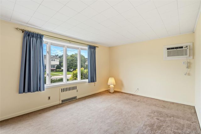 5 Center Court, Bethpage, NY 11714