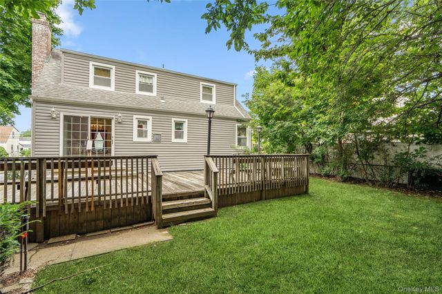 5 Center Court, Bethpage, NY 11714
