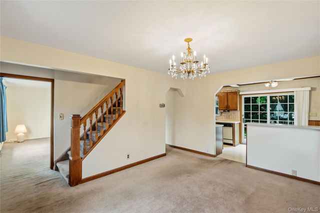 5 Center Court, Bethpage, NY 11714