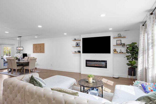 495 Russell Street, Baldwin, NY 11510