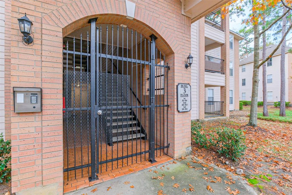 8051 Bay Branch Drive 312, The Woodlands, TX 77382