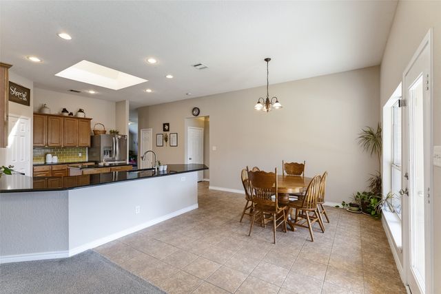 720 Date Court, Burleson, TX 76028