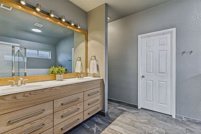 720 Date Court, Burleson, TX 76028