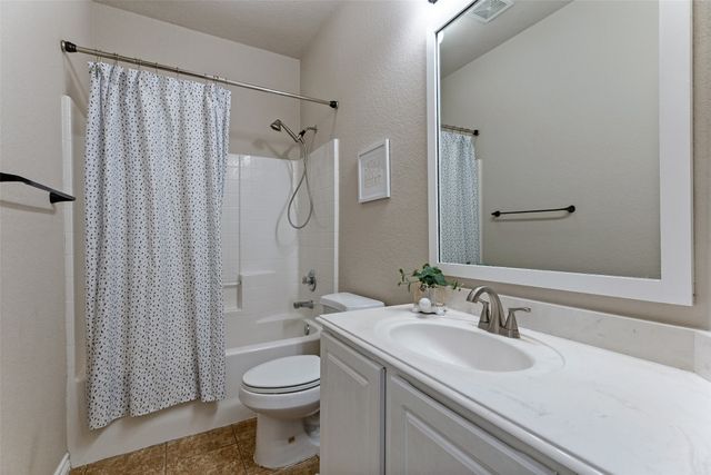 720 Date Court, Burleson, TX 76028