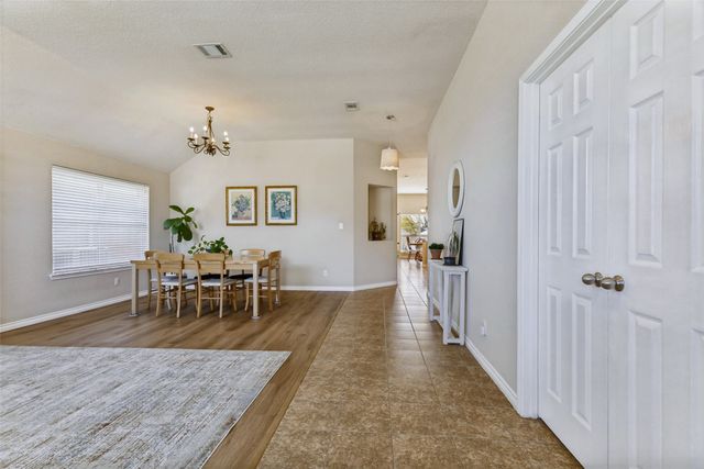 720 Date Court, Burleson, TX 76028