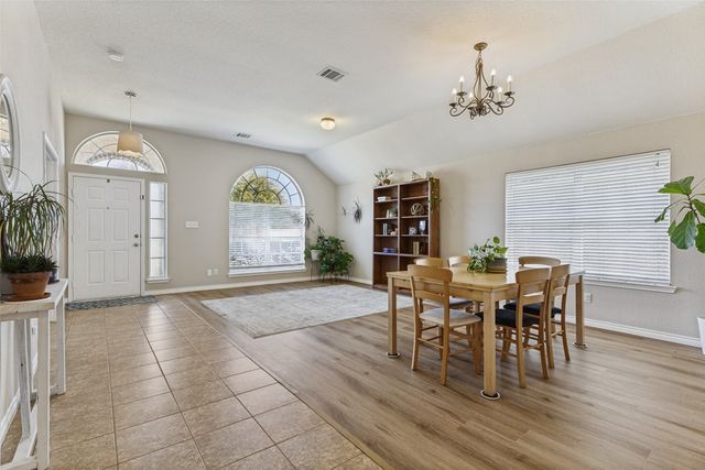 720 Date Court, Burleson, TX 76028