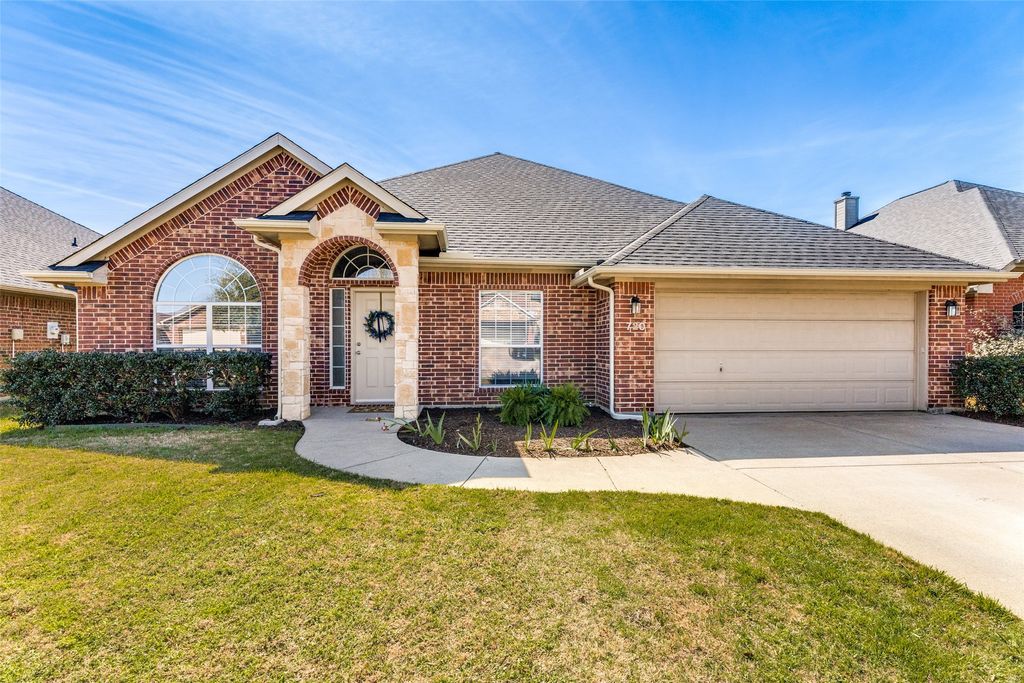 720 Date Court, Burleson, TX 76028