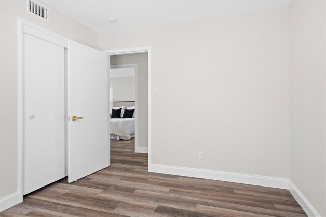 1104 Waggoner Drive, Arlington, TX 76013