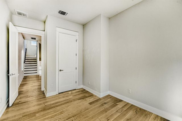 5002 Pecan Springs RD 6, Austin, TX 78723