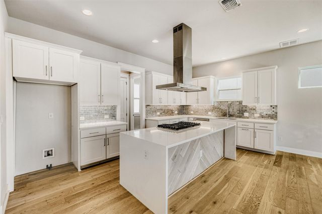5002 Pecan Springs RD 6, Austin, TX 78723