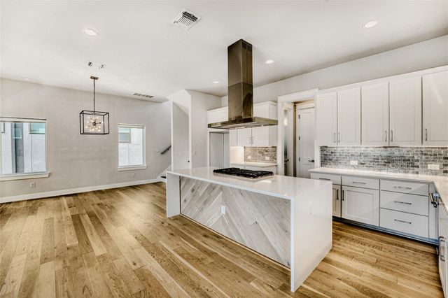 5002 Pecan Springs RD 6, Austin, TX 78723