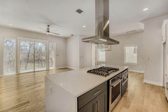 5002 Pecan Springs RD 6, Austin, TX 78723
