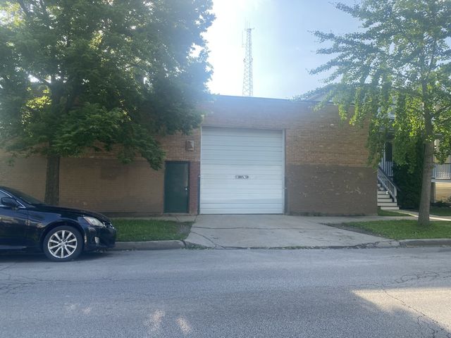 3452 N Elston Avenue, Chicago, IL 60618