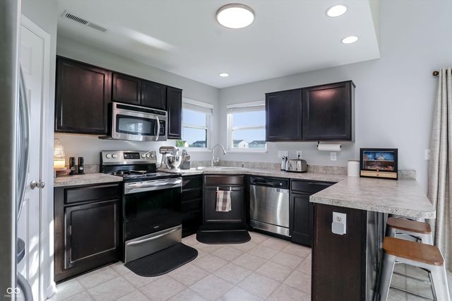 2247 Cedarmill Drive, Franklin, IN 46131