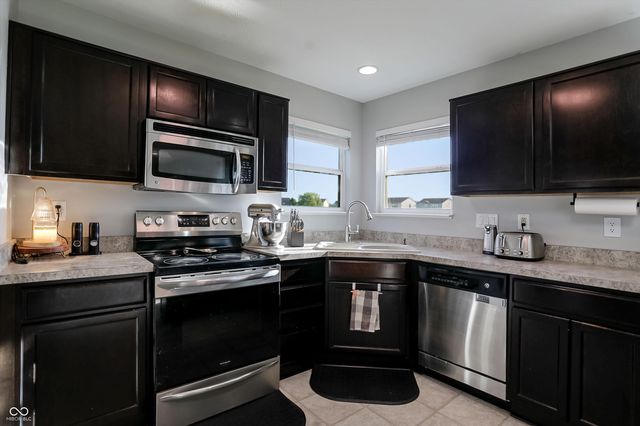 2247 Cedarmill Drive, Franklin, IN 46131