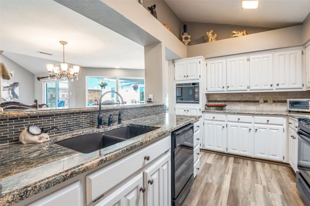 2707 Belmeade Drive, Carrollton, TX 75006