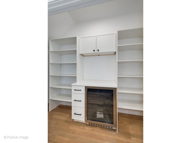 3107 N OAKLEY Avenue, Chicago, IL 60618
