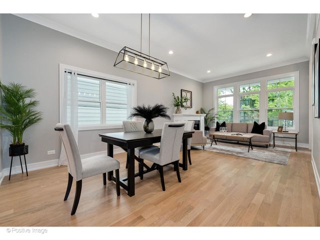 3107 N OAKLEY Avenue, Chicago, IL 60618
