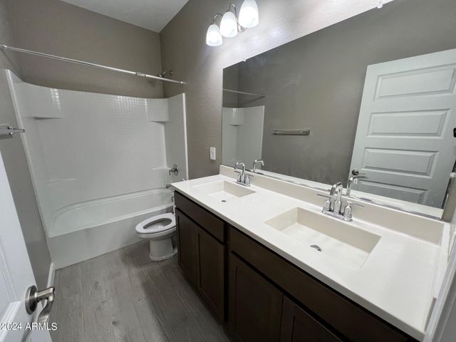 10424 S 54TH Lane, Laveen, AZ 85339