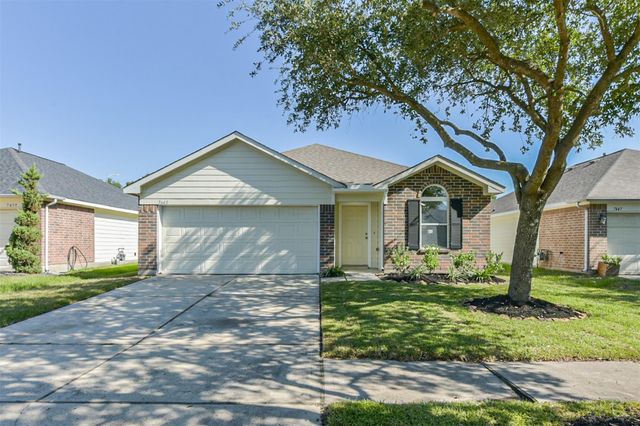 7443 Ida Wells Forest Drive, Houston, TX 77016