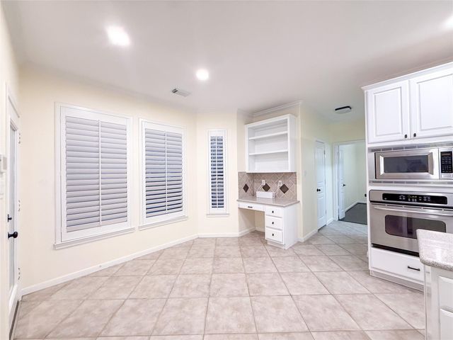 79 W Shale Creek Circle, Spring, TX 77382