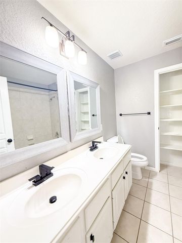79 W Shale Creek Circle, Spring, TX 77382