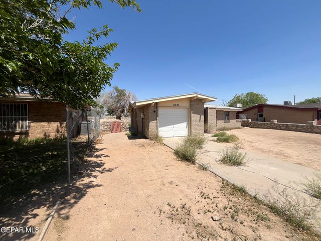 8725 CLAVEL Drive, El Paso, TX 79907