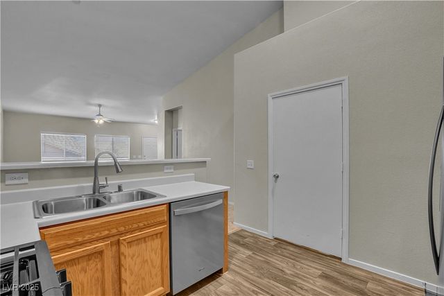 2052 Jade Creek Street 203, Las Vegas, NV 89117