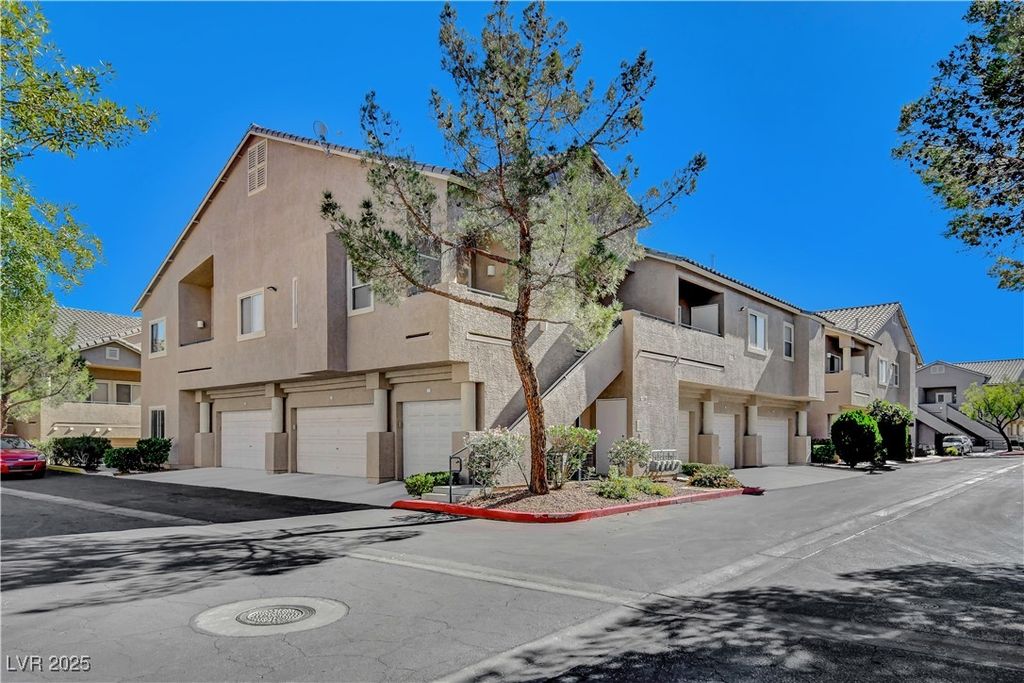 2052 Jade Creek Street 203, Las Vegas, NV 89117