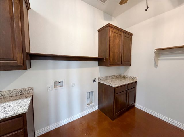 6411 Caliche Circle, Midlothian, TX 76065