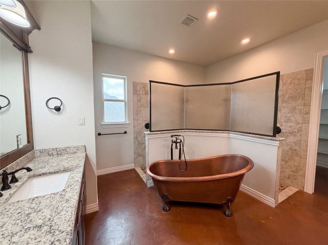 6411 Caliche Circle, Midlothian, TX 76065