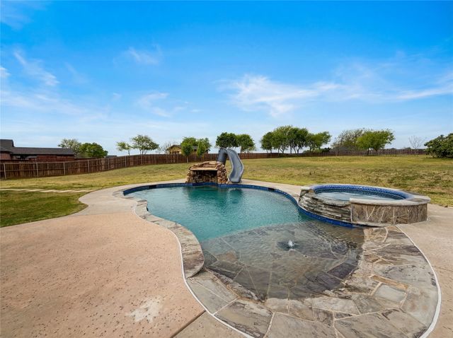 6411 Caliche Circle, Midlothian, TX 76065