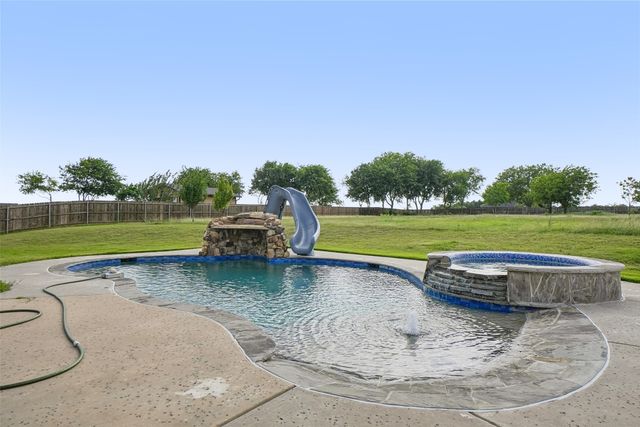 6411 Caliche Circle, Midlothian, TX 76065