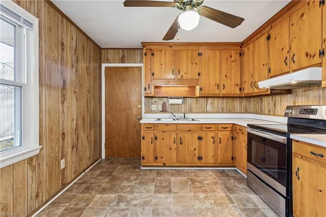 876 Cascade DR, Newport News, VA 23608